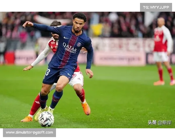 里昂主场憾负巴黎圣日耳曼,后者重返积分榜前列 里昂主场憾负巴黎圣日耳曼,后者重返积分榜前列